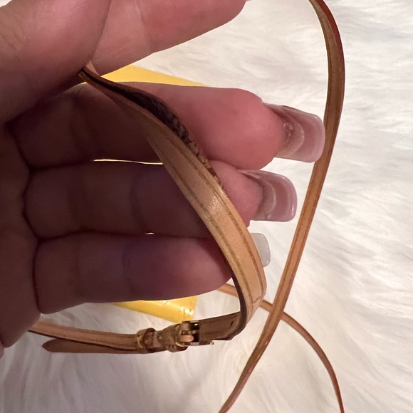 Authentic Louis Vuitton Vernis Kenmare Tilleul - Picture 7 of 9